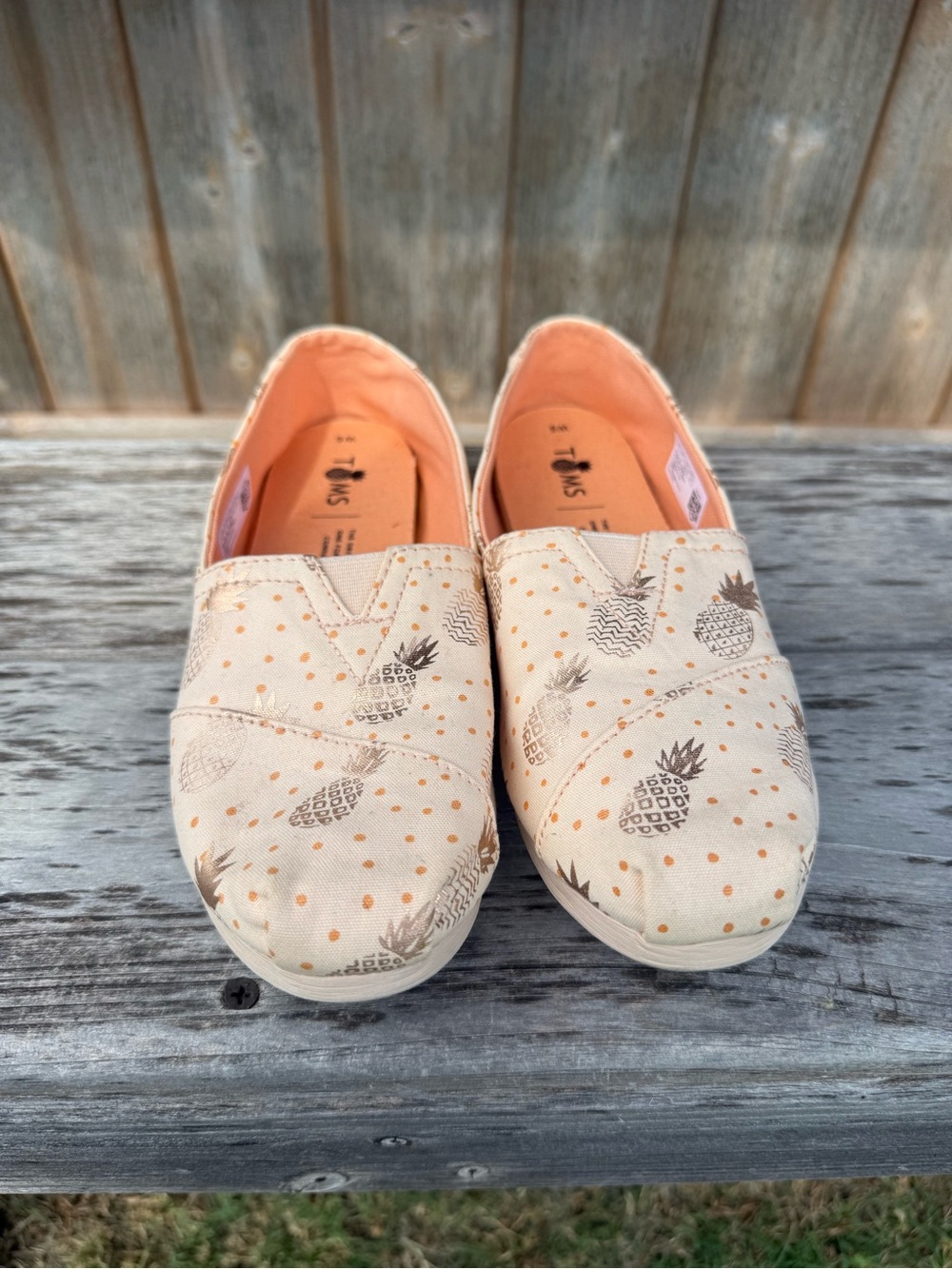 TOMS Pineapple Print Classic Slip-On Shoes Women’s Size 6